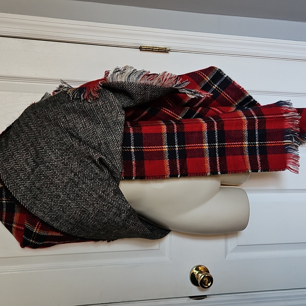 NWT PLAID CHEVRON Reversible  Rustic  Blanket Scarf